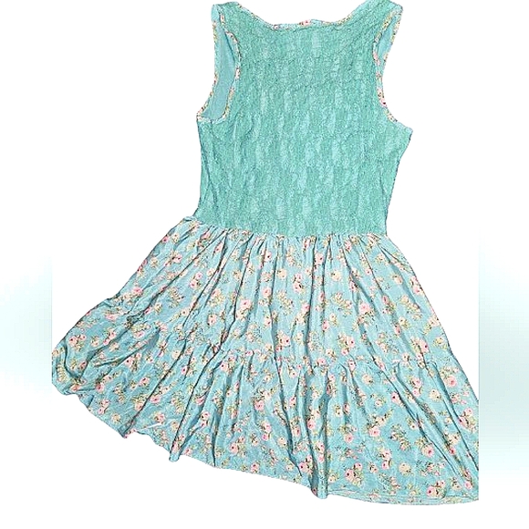 Vintage Rue 21 lace peplum sleeveless top size M - Picture 2 of 7